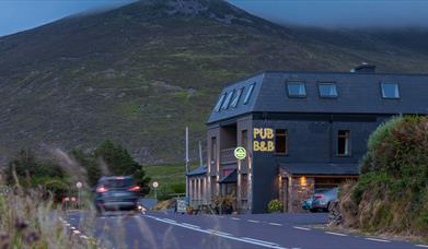 Caitins Pub & Accommodation